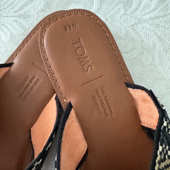NEW TOMS Viv Black Tribal
Canvas > Crossover Slide Sandal - Picture 5 of 5